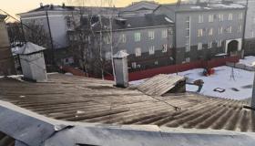 Очистка кровли детского сада