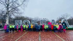 Возложение цветов к Вечному огню.